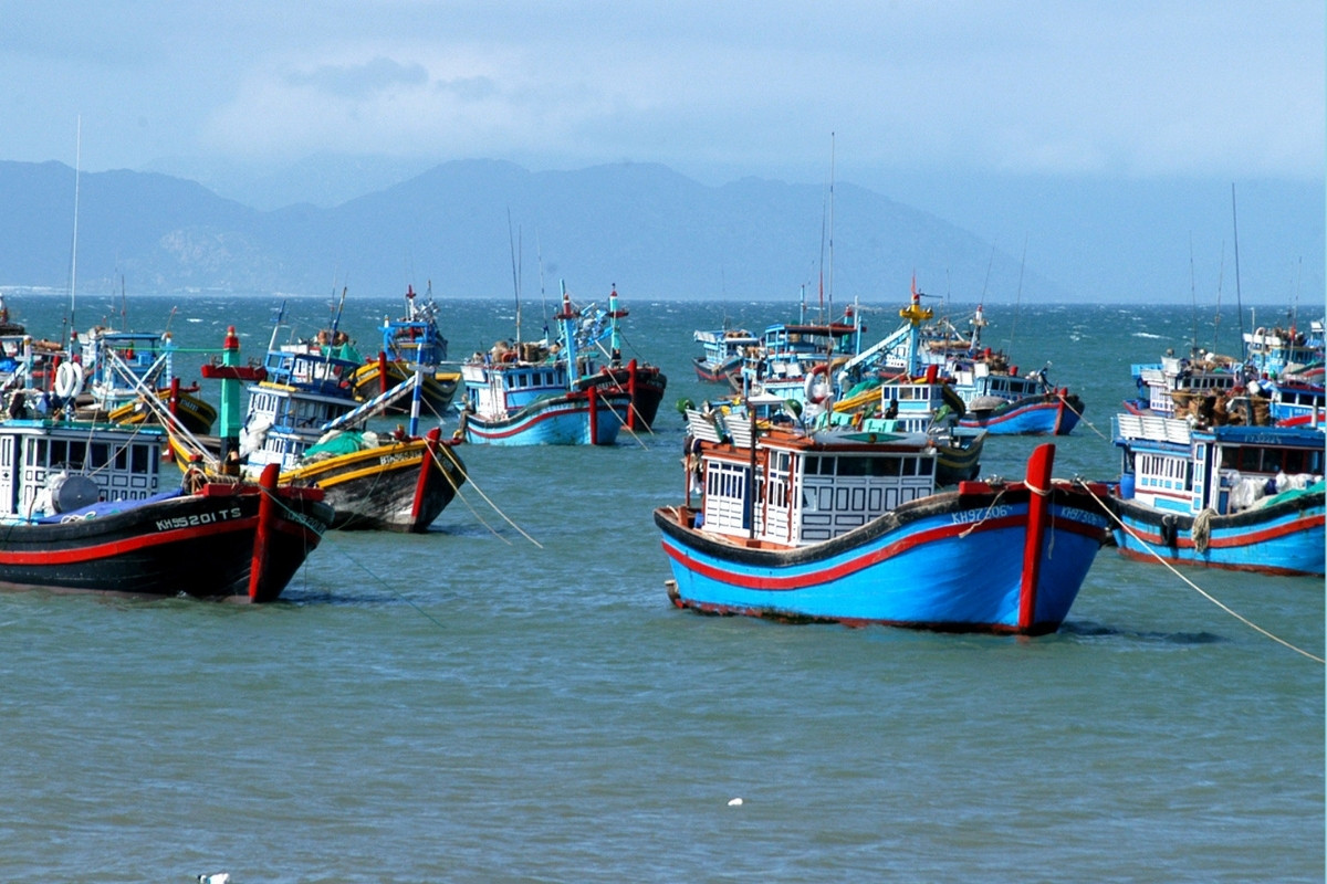 Cảnh báo gió mạnh, sóng lớn và mưa dông ở vùng biển